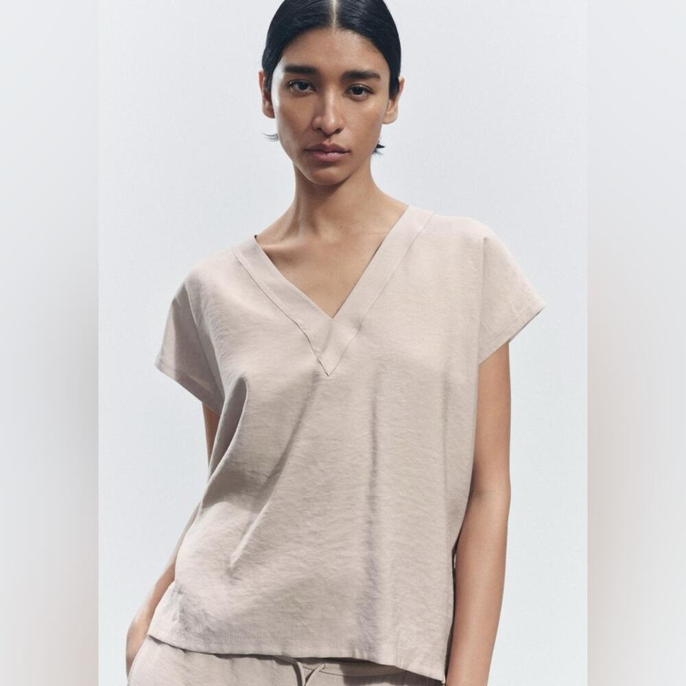 Zara Womens Beige V Neck‎ Shirt XS Minimalist Capsule Relaxed